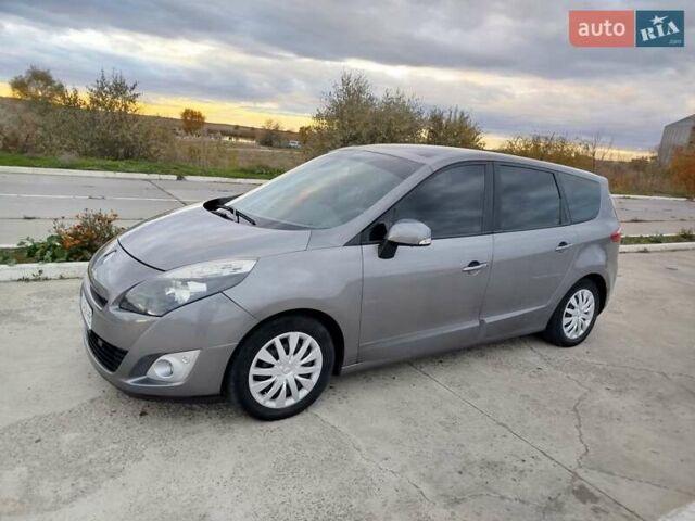 Рено Гранд Сценик 2009 в Николаеве на Automoto.ua Рено Гранд Сценик, объемом двигателя 1.4 л и пробегом 238 тыс. км за 8500 $, фото 13 на Automoto.ua