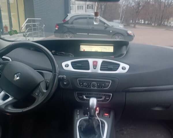 Рено Гранд Сценик, объемом двигателя 2 л и пробегом 238 тыс. км за 7550 $, фото 5 на Automoto.ua