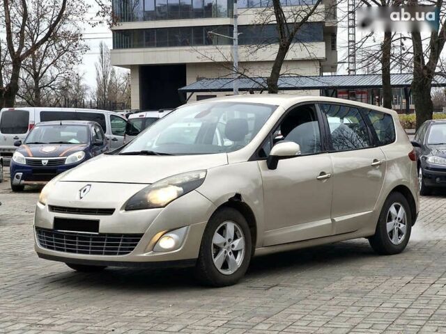 Рено Гранд Сценик, объемом двигателя 1.5 л и пробегом 247 тыс. км за 8200 $, фото 1 на Automoto.ua