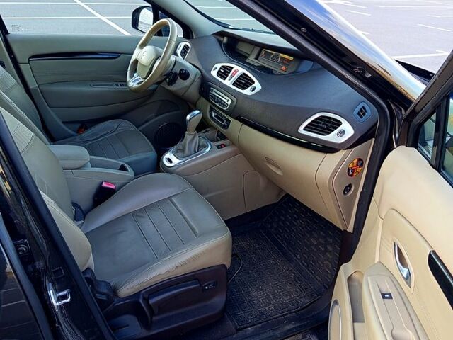 Рено Гранд Сценик 2009 в Львове на Automoto.ua Рено Гранд Сценик, объемом двигателя 2 л и пробегом 380 тыс. км за 8000 $, фото 4 на Automoto.ua