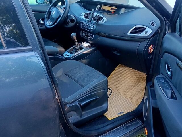 Рено Гранд Сценик, объемом двигателя 1.5 л и пробегом 270 тыс. км за 6300 $, фото 1 на Automoto.ua