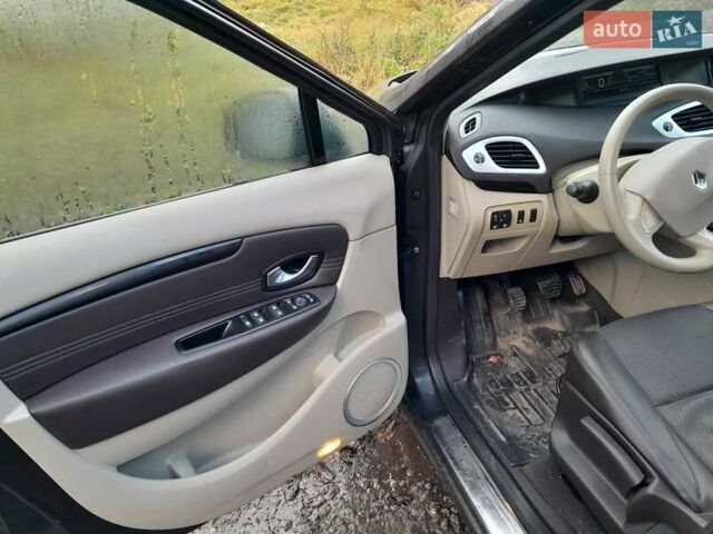 Рено Гранд Сценик, объемом двигателя 1.5 л и пробегом 267 тыс. км за 7500 $, фото 3 на Automoto.ua