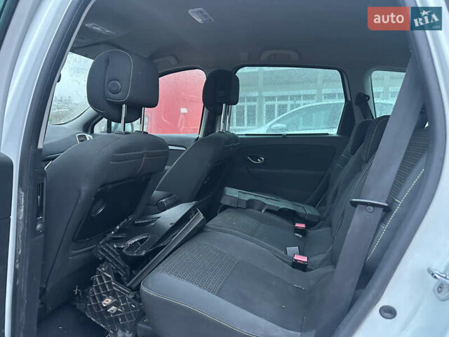 Рено Гранд Сценик, объемом двигателя 0 л и пробегом 134 тыс. км за 4950 $, фото 11 на Automoto.ua