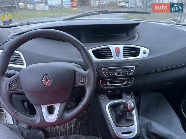 Рено Гранд Сценик, объемом двигателя 0 л и пробегом 134 тыс. км за 4950 $, фото 8 на Automoto.ua