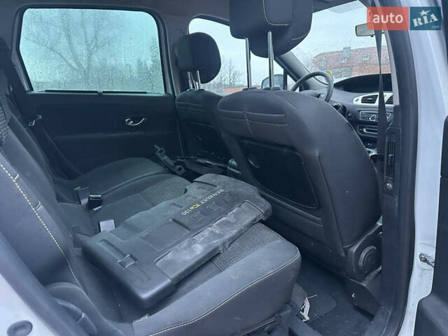 Рено Гранд Сценик, объемом двигателя 0 л и пробегом 134 тыс. км за 4950 $, фото 12 на Automoto.ua