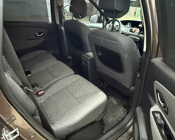 Рено Гранд Сценик, объемом двигателя 1.5 л и пробегом 180 тыс. км за 7350 $, фото 12 на Automoto.ua