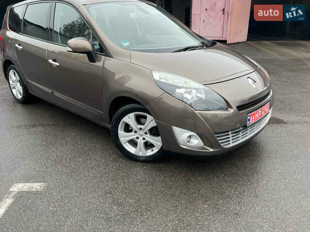 Рено Гранд Сценик, объемом двигателя 1.6 л и пробегом 180 тыс. км за 8200 $, фото 9 на Automoto.ua