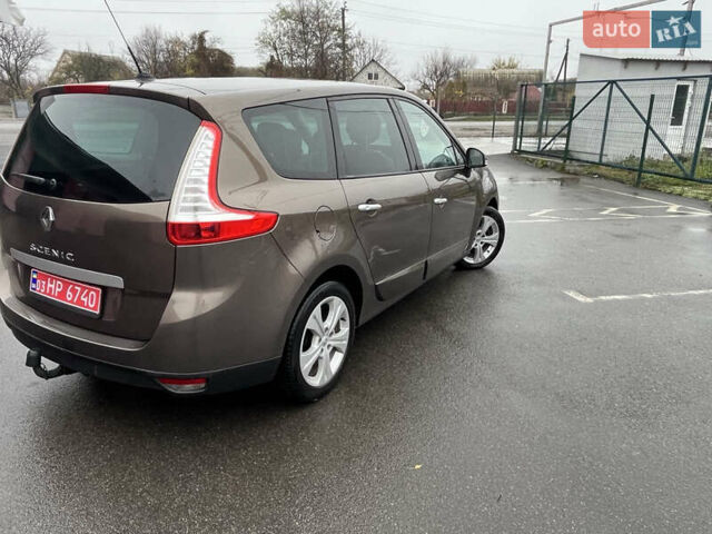 Рено Гранд Сценик, объемом двигателя 1.6 л и пробегом 180 тыс. км за 8200 $, фото 18 на Automoto.ua