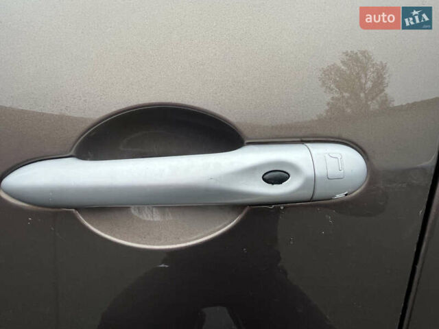 Рено Гранд Сценик, объемом двигателя 1.6 л и пробегом 180 тыс. км за 8200 $, фото 21 на Automoto.ua