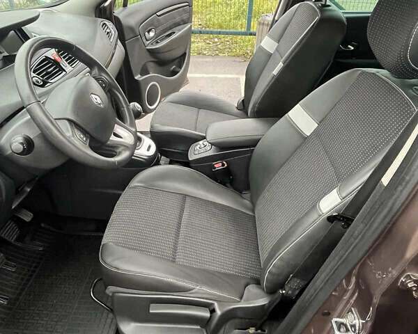 Рено Гранд Сценик, объемом двигателя 1.6 л и пробегом 180 тыс. км за 8200 $, фото 24 на Automoto.ua