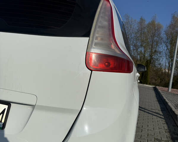 Рено Гранд Сценик, объемом двигателя 0 л и пробегом 395 тыс. км за 5200 $, фото 19 на Automoto.ua