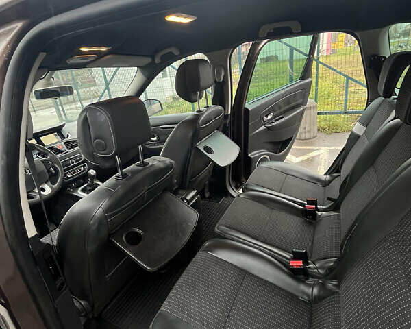 Рено Гранд Сценик, объемом двигателя 1.6 л и пробегом 180 тыс. км за 8200 $, фото 31 на Automoto.ua