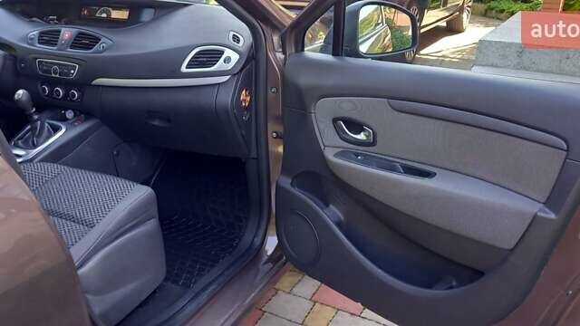 Рено Гранд Сценік, об'ємом двигуна 1.5 л та пробігом 282 тис. км за 6300 $, фото 10 на Automoto.ua
