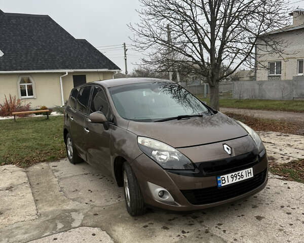 Рено Гранд Сценик, объемом двигателя 1.5 л и пробегом 180 тыс. км за 7350 $, фото 2 на Automoto.ua