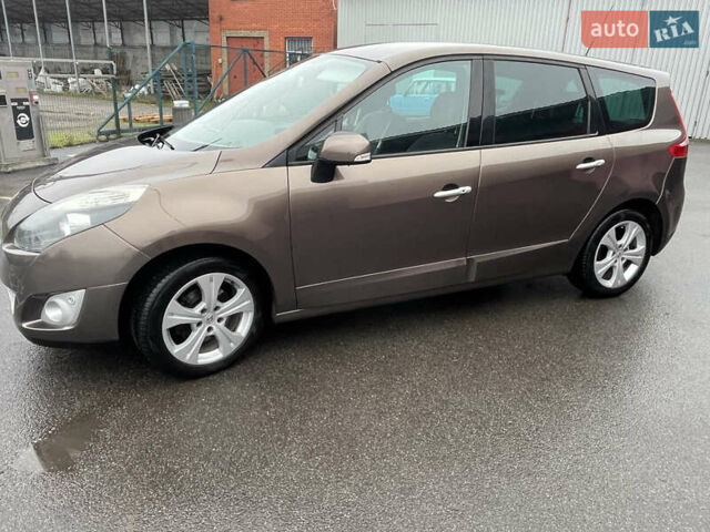 Рено Гранд Сценик, объемом двигателя 1.6 л и пробегом 180 тыс. км за 8200 $, фото 16 на Automoto.ua