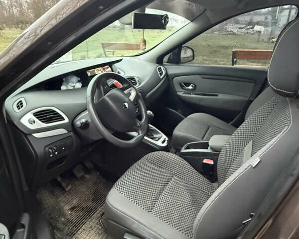 Рено Гранд Сценик, объемом двигателя 1.5 л и пробегом 180 тыс. км за 7350 $, фото 10 на Automoto.ua