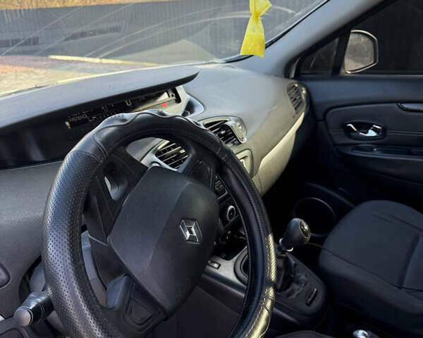 Рено Гранд Сценик, объемом двигателя 0 л и пробегом 395 тыс. км за 5200 $, фото 12 на Automoto.ua