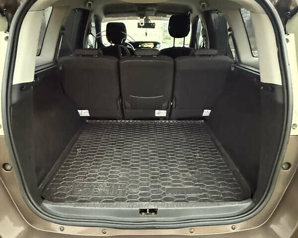 Рено Гранд Сценик, объемом двигателя 1.5 л и пробегом 180 тыс. км за 7350 $, фото 9 на Automoto.ua