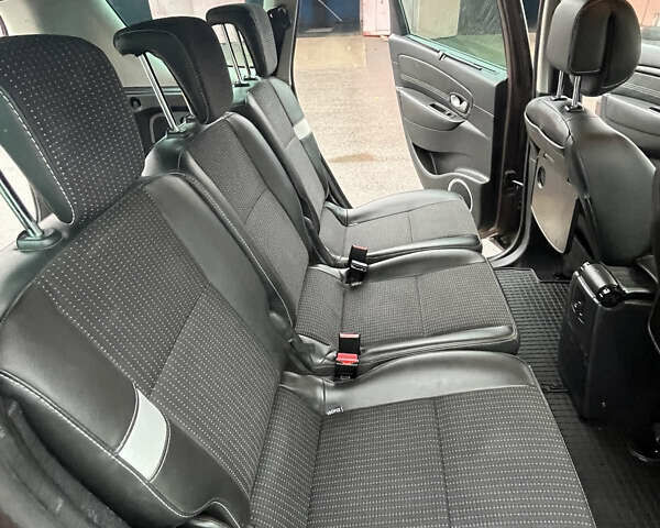 Рено Гранд Сценик, объемом двигателя 1.6 л и пробегом 180 тыс. км за 8200 $, фото 30 на Automoto.ua