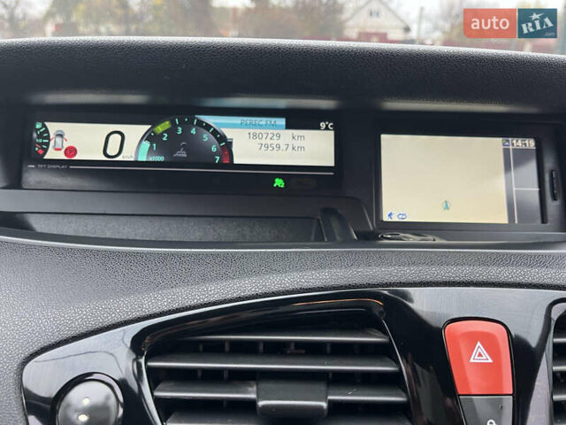 Рено Гранд Сценик, объемом двигателя 1.6 л и пробегом 180 тыс. км за 8200 $, фото 28 на Automoto.ua