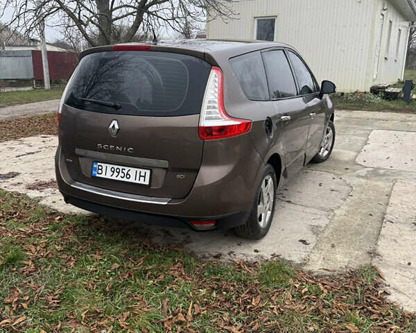 Рено Гранд Сценик, объемом двигателя 1.5 л и пробегом 180 тыс. км за 7350 $, фото 4 на Automoto.ua