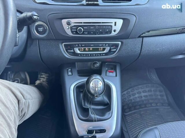 Рено Гранд Сценик, объемом двигателя 1.4 л и пробегом 206 тыс. км за 7950 $, фото 19 на Automoto.ua