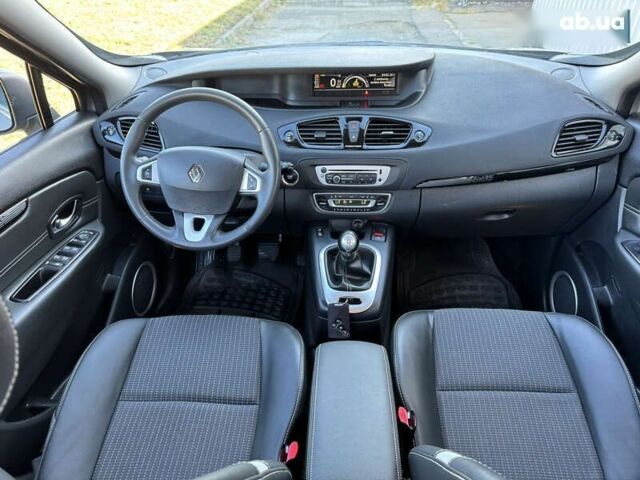 Рено Гранд Сценик, объемом двигателя 1.4 л и пробегом 206 тыс. км за 7950 $, фото 12 на Automoto.ua