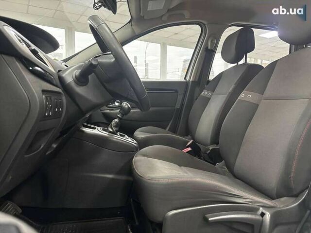 Рено Гранд Сценик, объемом двигателя 0 л и пробегом 281 тыс. км за 7690 $, фото 20 на Automoto.ua