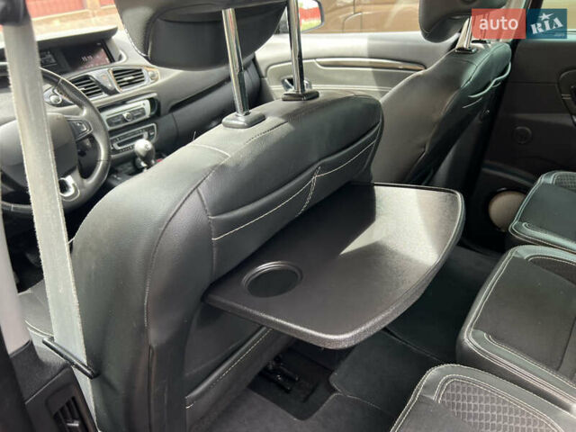 Рено Гранд Сценик, объемом двигателя 1.6 л и пробегом 181 тыс. км за 10500 $, фото 30 на Automoto.ua