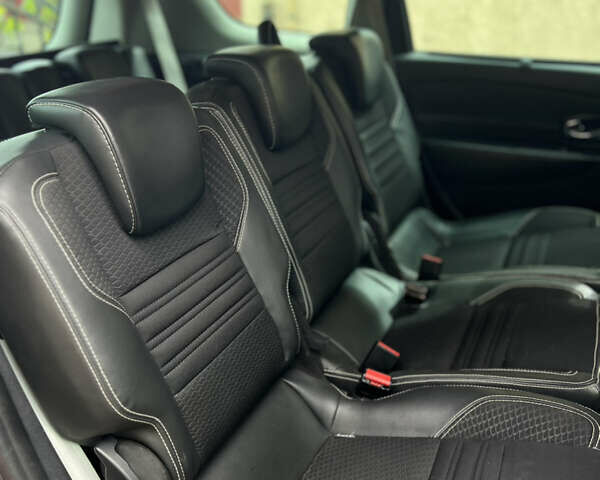 Рено Гранд Сценик, объемом двигателя 1.6 л и пробегом 181 тыс. км за 10500 $, фото 37 на Automoto.ua