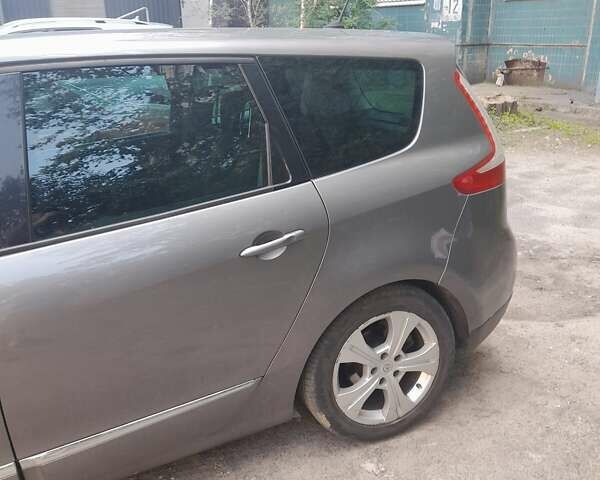 Рено Гранд Сценік, об'ємом двигуна 1.6 л та пробігом 213 тис. км за 10500 $, фото 12 на Automoto.ua