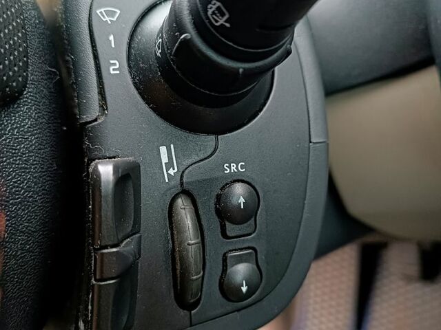 Желтый Рено Гранд Сценик, объемом двигателя 1.9 л и пробегом 226 тыс. км за 6000 $, фото 11 на Automoto.ua