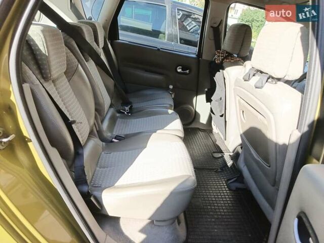 Желтый Рено Гранд Сценик, объемом двигателя 2 л и пробегом 240 тыс. км за 5000 $, фото 2 на Automoto.ua