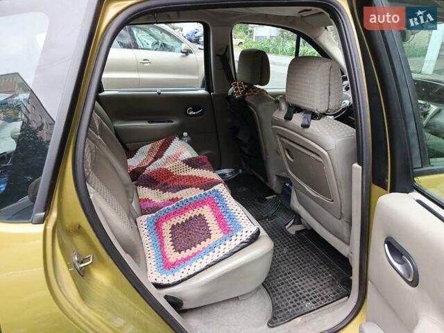 Желтый Рено Гранд Сценик, объемом двигателя 2 л и пробегом 240 тыс. км за 5000 $, фото 5 на Automoto.ua