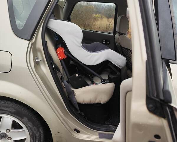 Желтый Рено Гранд Сценик, объемом двигателя 1.46 л и пробегом 301 тыс. км за 5100 $, фото 6 на Automoto.ua