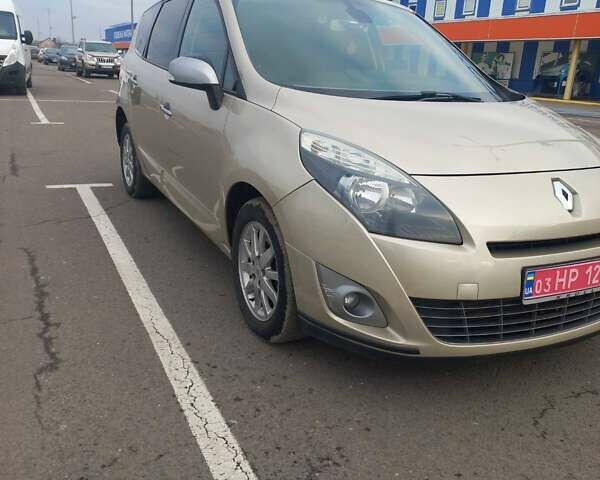 Жовтий Рено Гранд Сценік, об'ємом двигуна 1.6 л та пробігом 221 тис. км за 8650 $, фото 1 на Automoto.ua