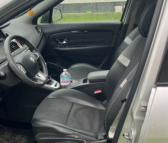 Серый Рено Гранд Сценик, объемом двигателя 1.5 л и пробегом 250 тыс. км за 8000 $, фото 3 на Automoto.ua