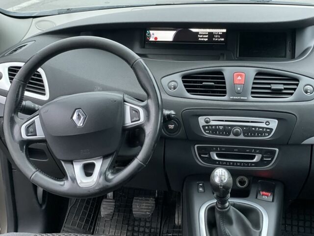 Сірий Рено Гранд Сценік, об'ємом двигуна 1.6 л та пробігом 273 тис. км за 8000 $, фото 4 на Automoto.ua