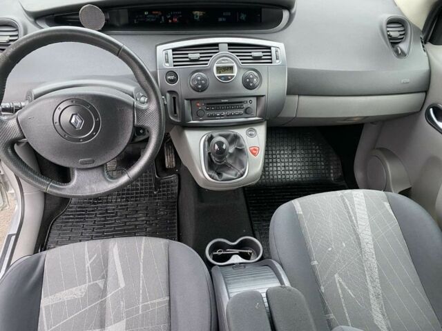 Сірий Рено Гранд Сценік, об'ємом двигуна 1.9 л та пробігом 290 тис. км за 4400 $, фото 10 на Automoto.ua