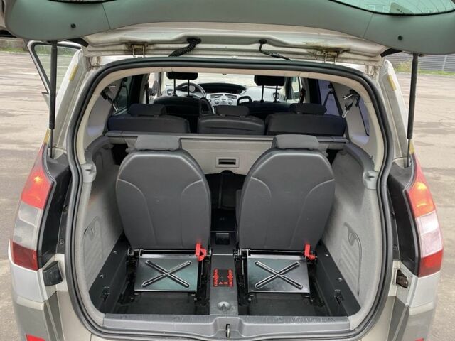 Сірий Рено Гранд Сценік, об'ємом двигуна 1.9 л та пробігом 290 тис. км за 4400 $, фото 11 на Automoto.ua