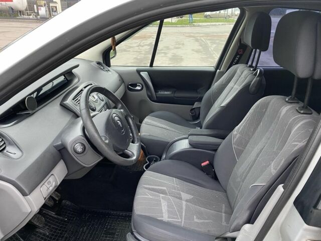 Сірий Рено Гранд Сценік, об'ємом двигуна 1.9 л та пробігом 290 тис. км за 4400 $, фото 4 на Automoto.ua