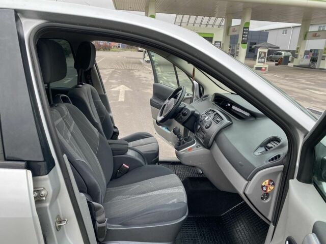 Сірий Рено Гранд Сценік, об'ємом двигуна 1.9 л та пробігом 290 тис. км за 4400 $, фото 8 на Automoto.ua