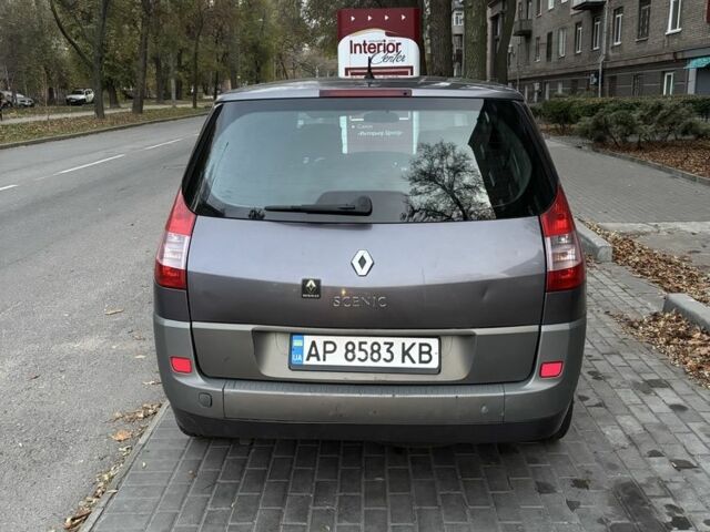 Серый Рено Гранд Сценик, объемом двигателя 1.6 л и пробегом 212 тыс. км за 4500 $, фото 7 на Automoto.ua