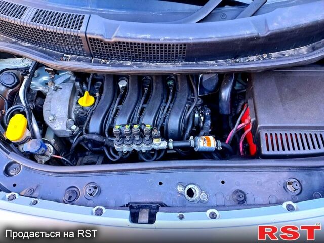 Серый Рено Гранд Сценик, объемом двигателя 1.6 л и пробегом 250 тыс. км за 5450 $, фото 10 на Automoto.ua