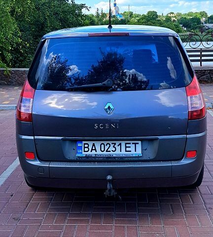 Серый Рено Гранд Сценик, объемом двигателя 1.9 л и пробегом 392 тыс. км за 4650 $, фото 2 на Automoto.ua