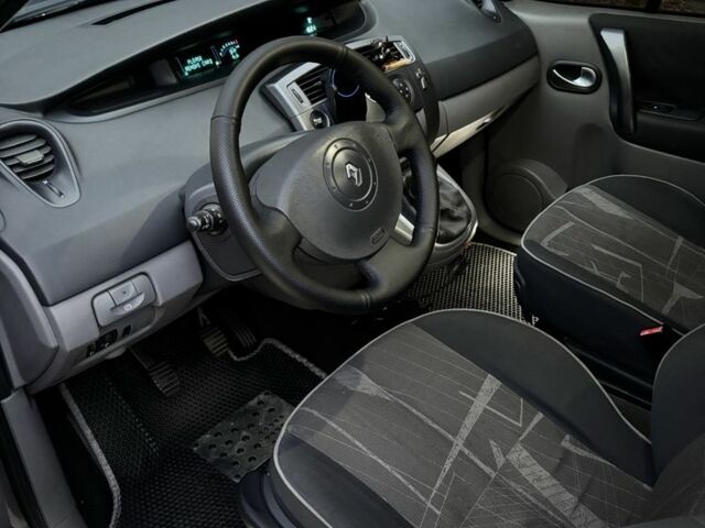 Серый Рено Гранд Сценик, объемом двигателя 1.6 л и пробегом 212 тыс. км за 4500 $, фото 10 на Automoto.ua