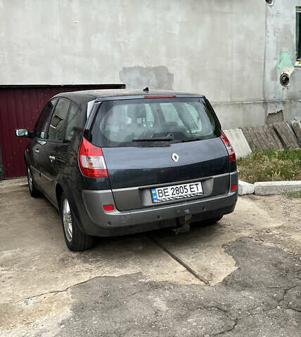 Серый Рено Гранд Сценик, объемом двигателя 2 л и пробегом 276 тыс. км за 5000 $, фото 1 на Automoto.ua