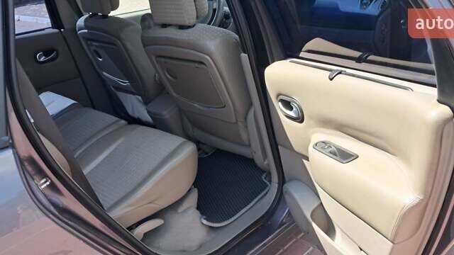 Сірий Рено Гранд Сценік, об'ємом двигуна 1.9 л та пробігом 392 тис. км за 4650 $, фото 11 на Automoto.ua