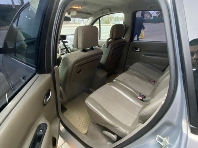 Серый Рено Гранд Сценик, объемом двигателя 1.9 л и пробегом 162 тыс. км за 4500 $, фото 7 на Automoto.ua