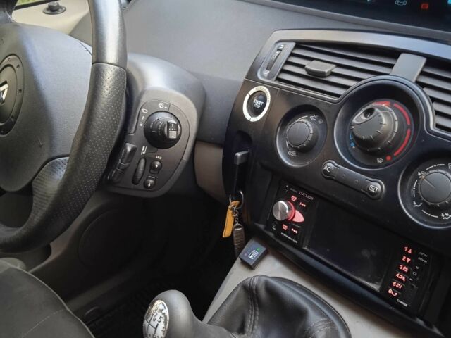 Серый Рено Гранд Сценик, объемом двигателя 1.6 л и пробегом 225 тыс. км за 4300 $, фото 15 на Automoto.ua